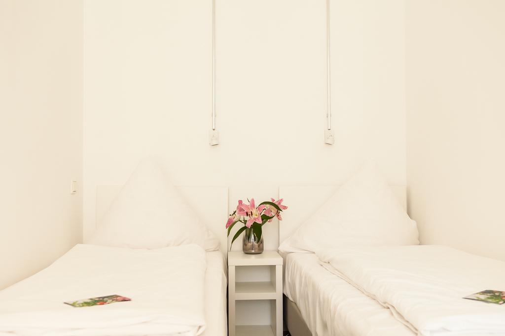 Apartment&rooms Near Brandenburg Gate Berlin