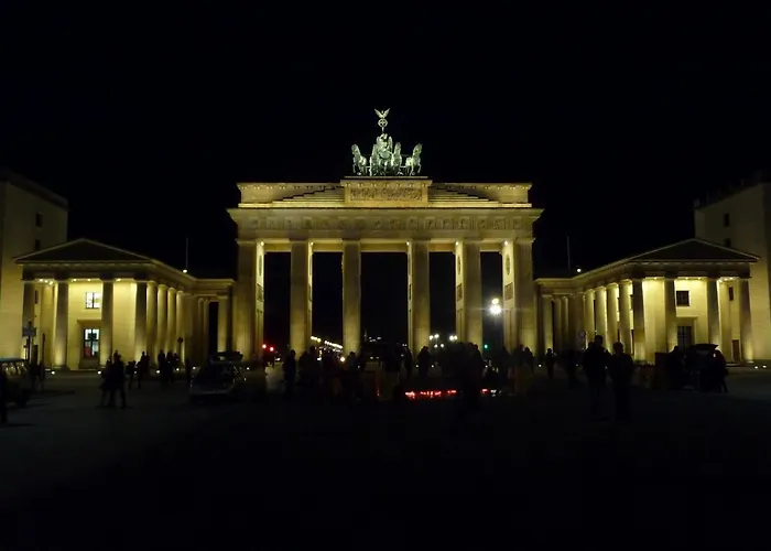 Apartment&Rooms Near Brandenburg Gate