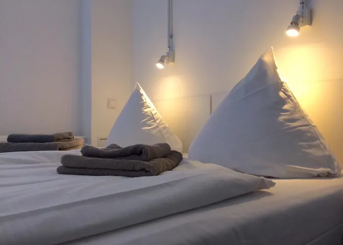 Apartment&Rooms Near Brandenburg Gate