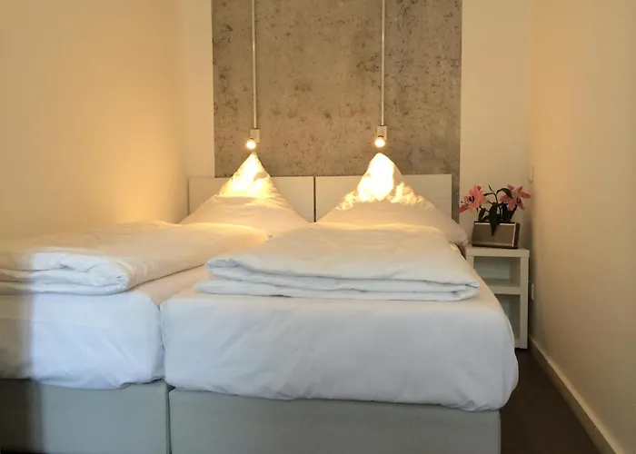 Apartment&Rooms Near Brandenburg Gate