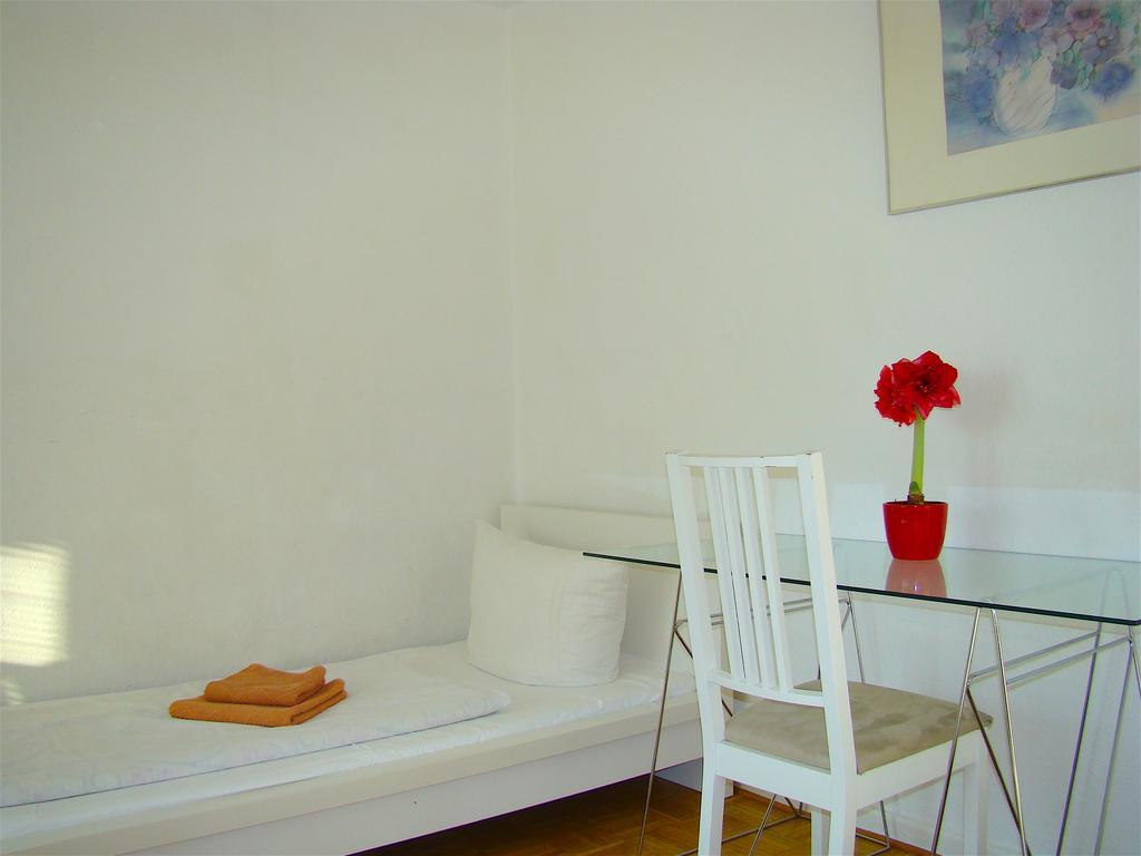 Apartment&rooms Near Brandenburg Gate Apartment *